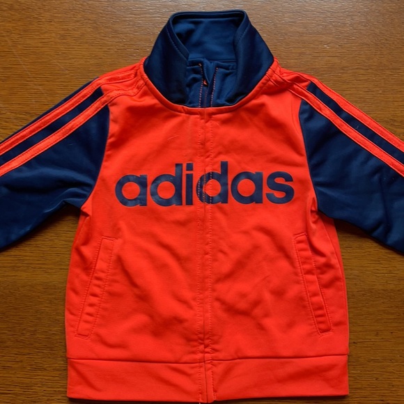 Adidas track suit for Boys 2T - Picture 5 of 8